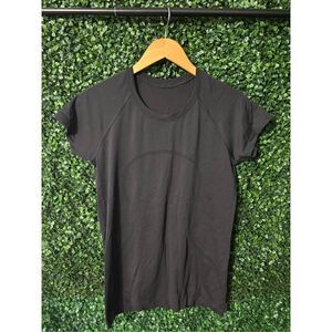 Lululemon Swiftly Tech Size 10 Short Sleeve